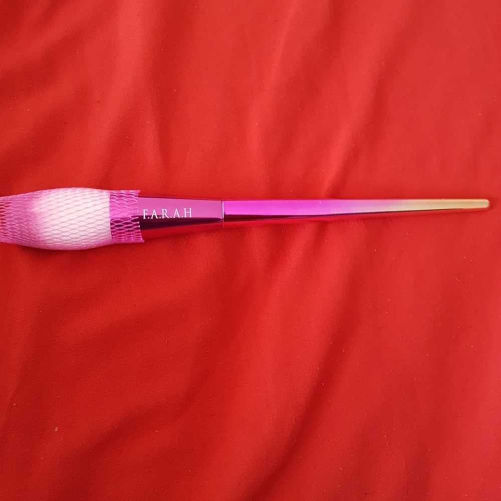 Farah powder makeup brush